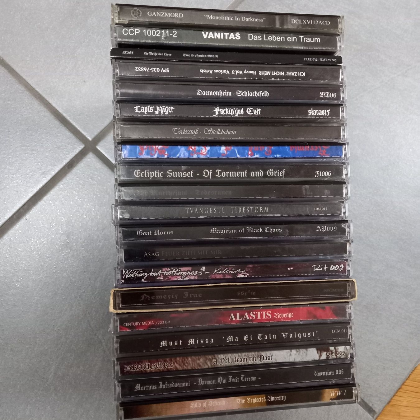 CD: 20 black metal cd – Usato da St-Cergue venduto da VeganWarrior 2