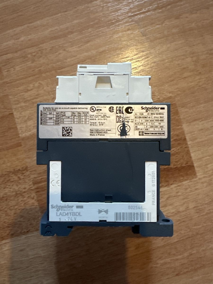 Schneider Componenti elettronici: Schneider Leistungsschütz LC1D18 24V DC  – Usato da Wald AR venduto da sim_m9vw 2