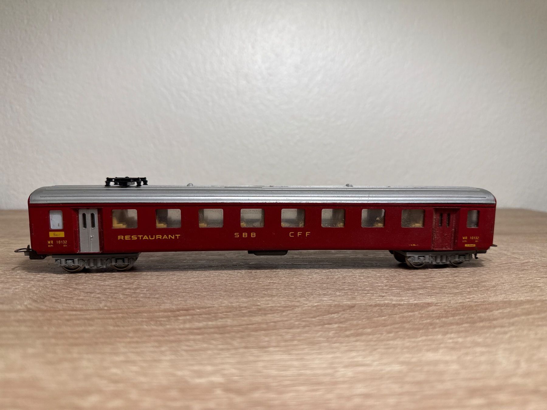 Lima Modellini di ferrovie: Lima Speisewagen SBB H0 (6) – Usato da St-Aubin-Sauges venduto da Lo_Go