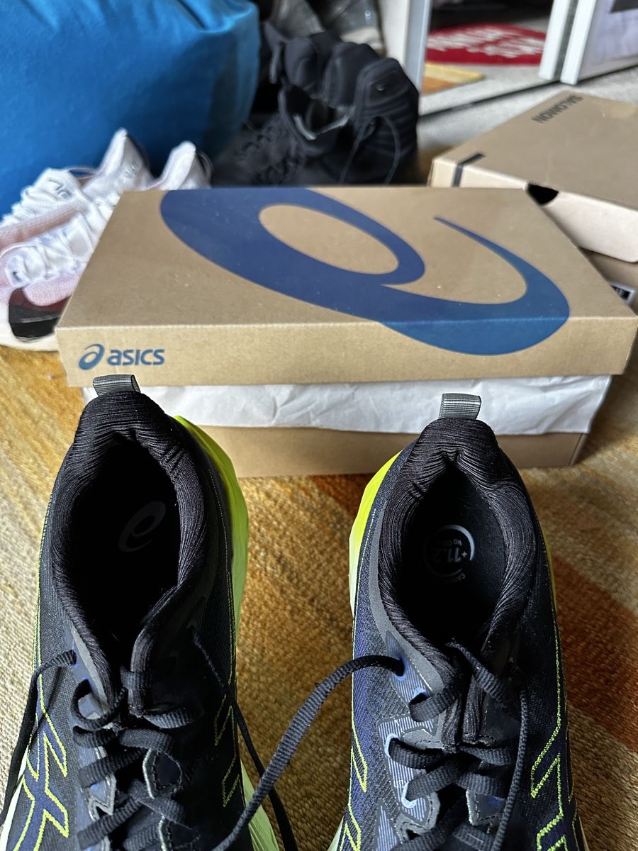 Asics Chaussures hommes: Asics Novablast 4 EU44 – Neuf (Voir description) à Villars-Burquin par Iliasso 3