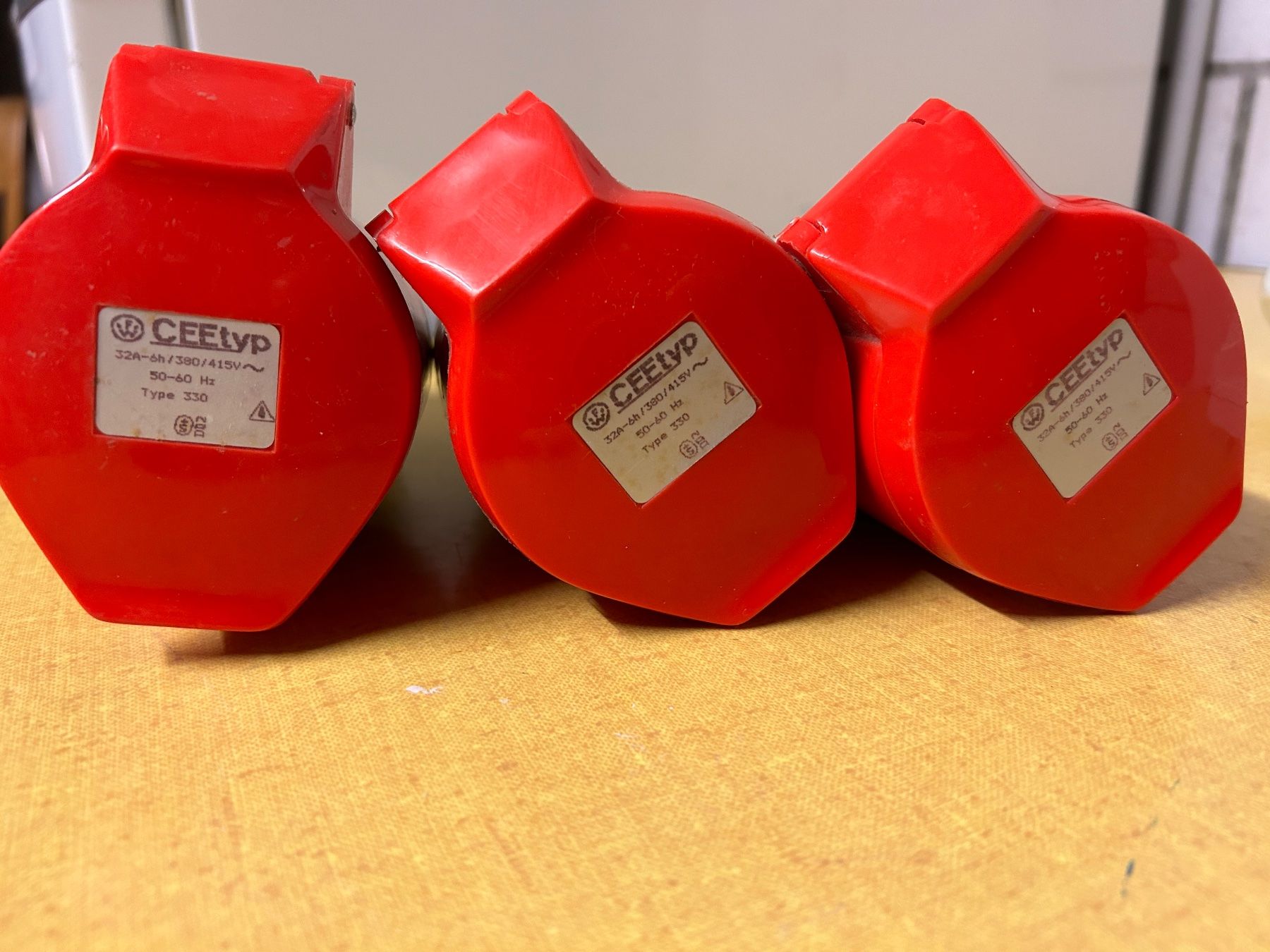 Spine: CEE Stecker Set, diverse Typen,Rot/Weiss ….. – Usato da Lanzenhäusern venduto da vic63 2