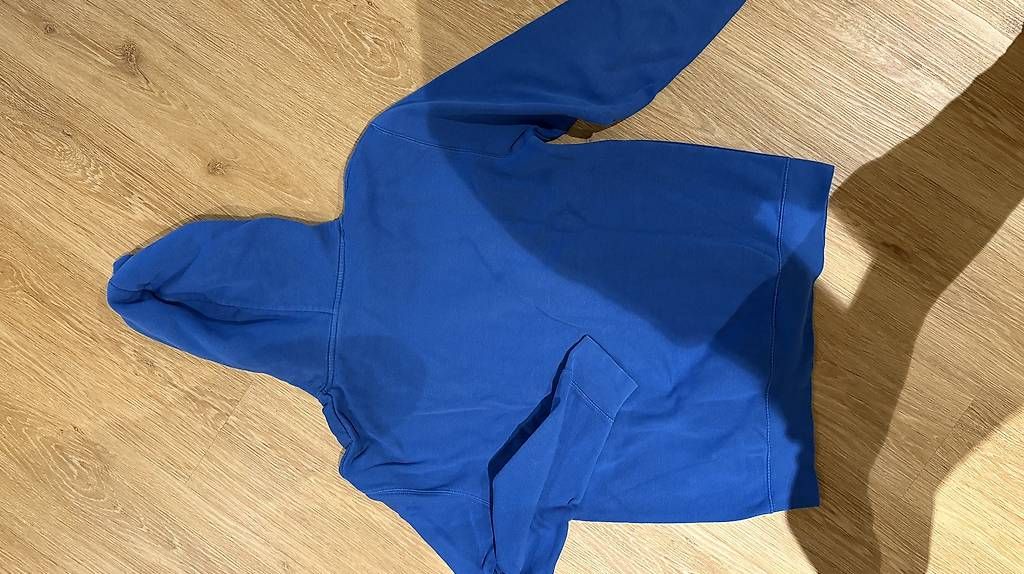 Pullover & Sweatshirts: EHC Kloten Pullover – Gebraucht aus Winterthur von Lucoelen 1