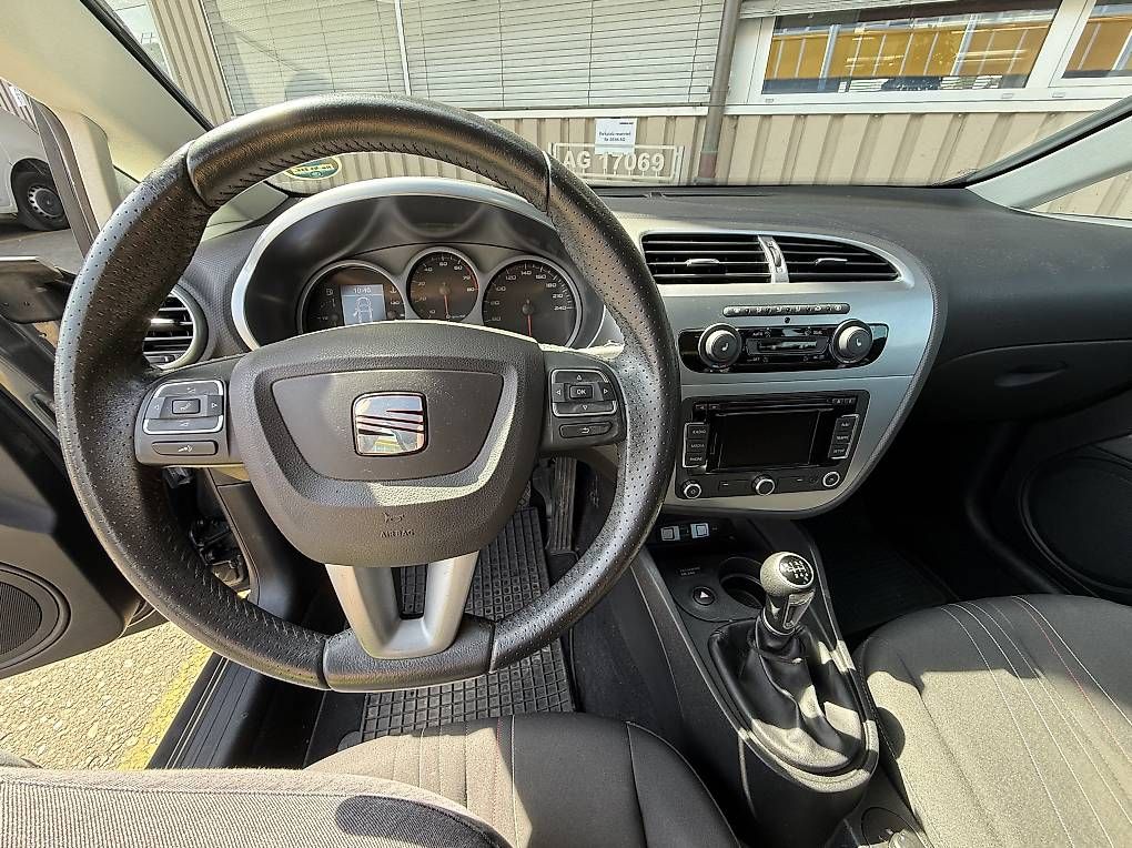 Seat Automobili: Seat Leon 1.4 TSI grau – Usato da Aarburg venduto da nic_8jr7 2