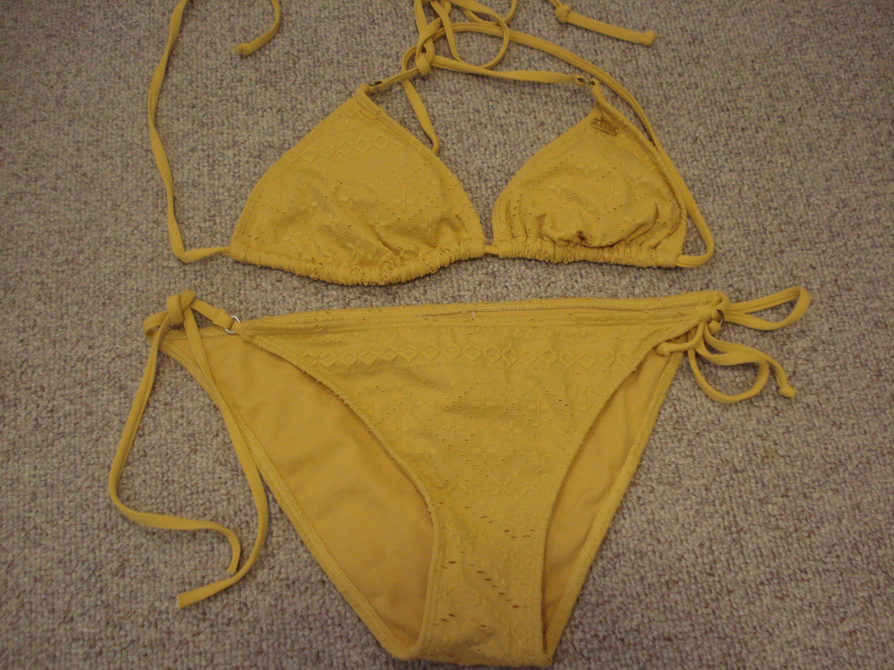Roxy Costumi da bagno & Bikini: senfgelber Biniki v. Roxy – Usato da Au SG venduto da beanpasa