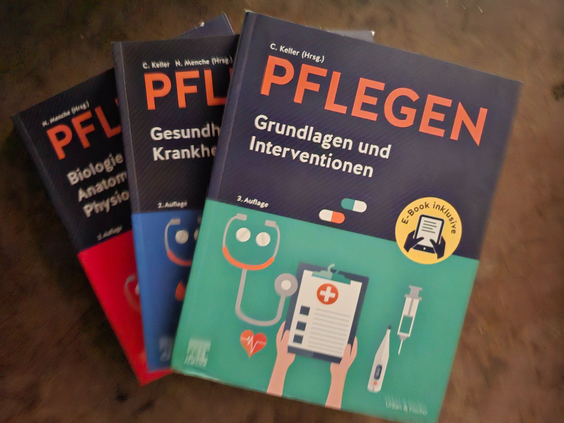 Libri: Pflege -Bücher für Berufsschule – Usato da Kaisten venduto da Dicobru 1