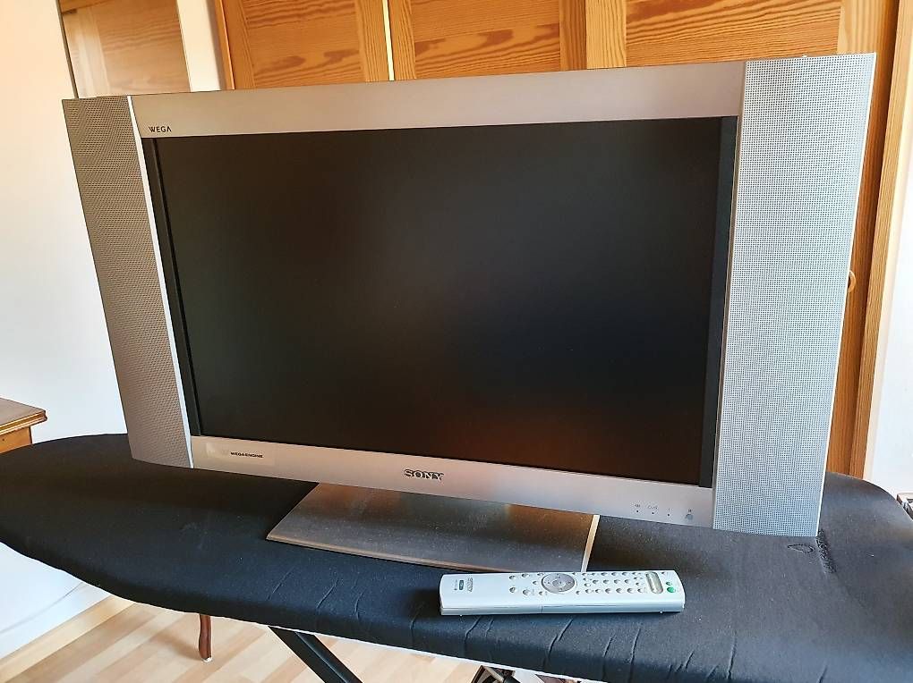 Fernseher: Sony Wega engine LCD Fernseher KLV 26HG2 – Gebraucht aus Basel von storchenricardo