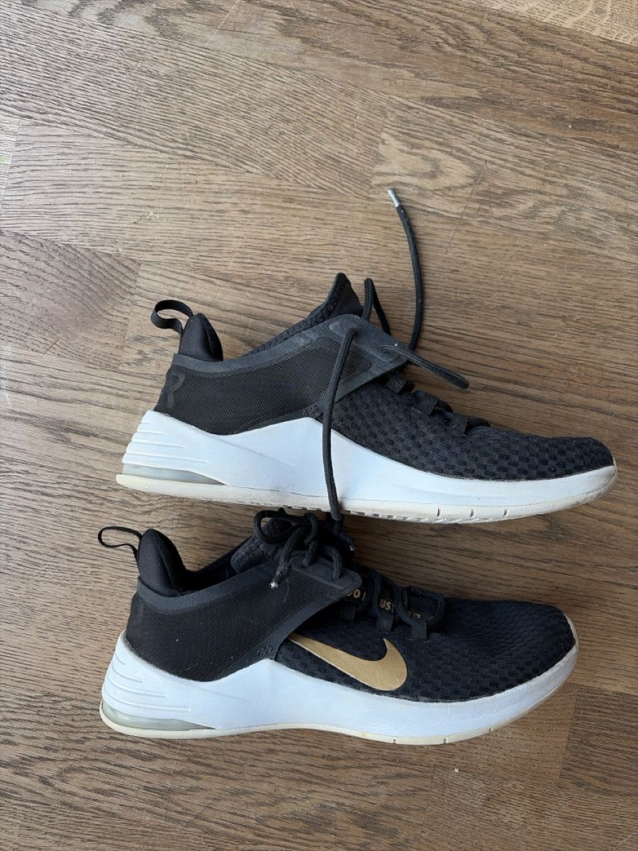 Nike Scarpe da uomo: Nike Sneaker Grösse 39 – Usato da Wettingen venduto da knamel 1