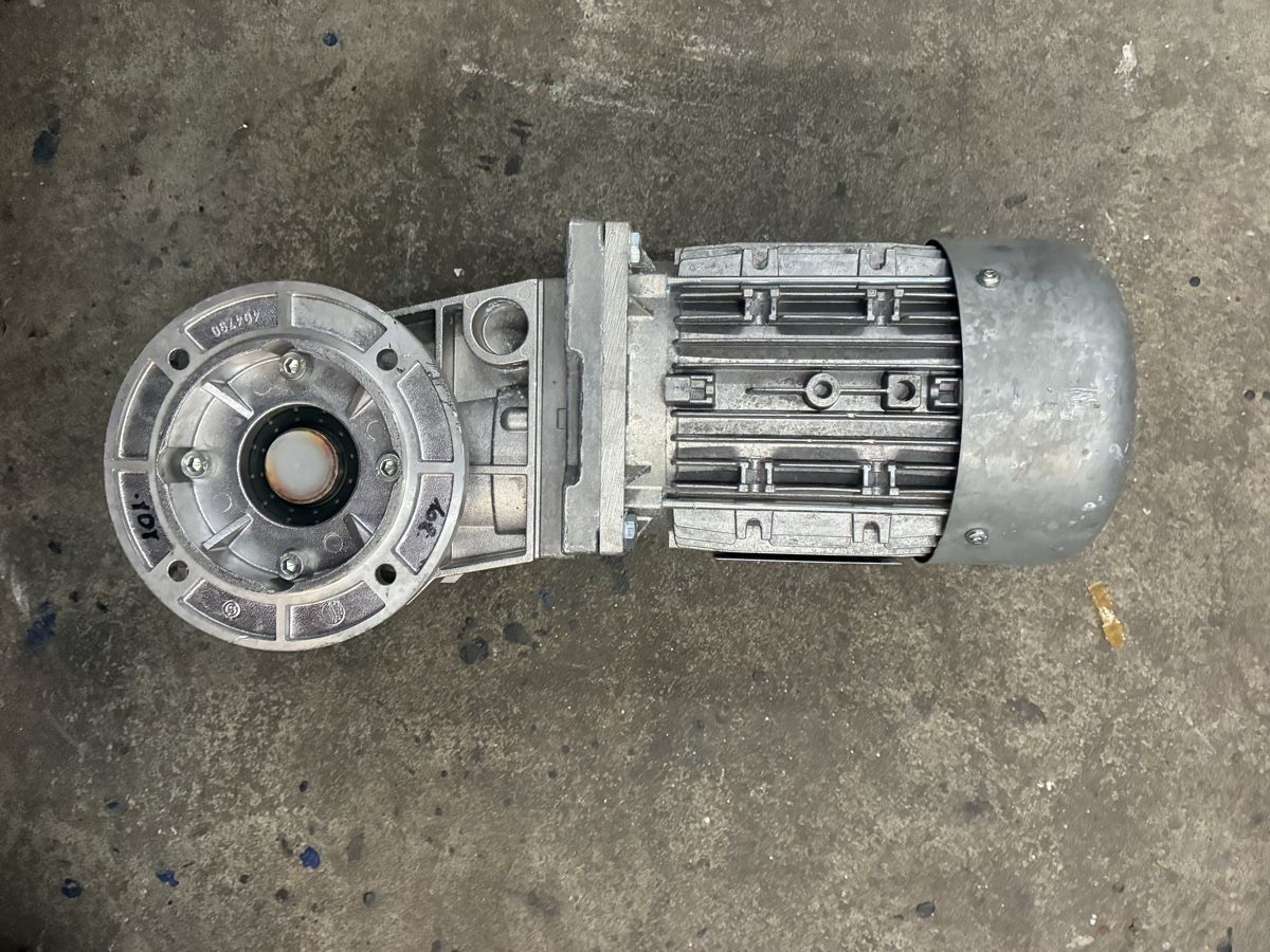 Motori: Moteur électrique Lenze. – Usato da Sévaz venduto da noah_2711 1