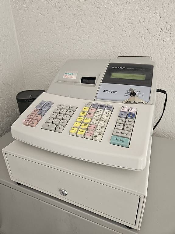 Registratore di cassa: Sharp XE-A303 Registrierkasse / Kasse – Usato da Münsingen venduto da astra76