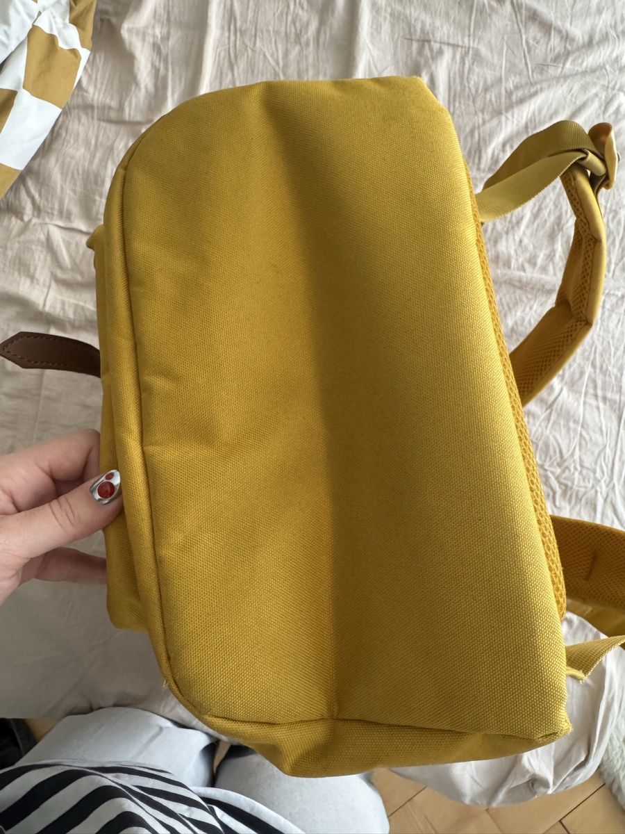Herschel Zaini: Herschel Backpack Yellow 25L good condition – Usato da Bern venduto da kac_f6fr 4