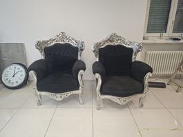 Zwei Barock Sessel Stoff schwarz Holz silber lackiert