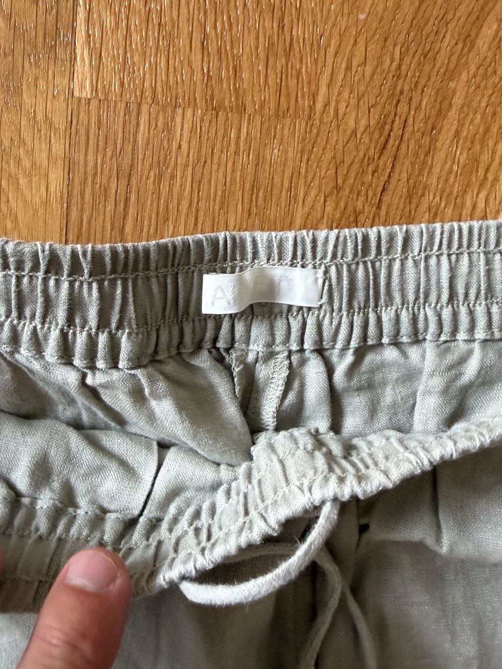 Arket Pantaloni: ARKET Leinenhose - Hellgrün / Salbei - 100% Leinen – Usato da Zürich venduto da nt7 4