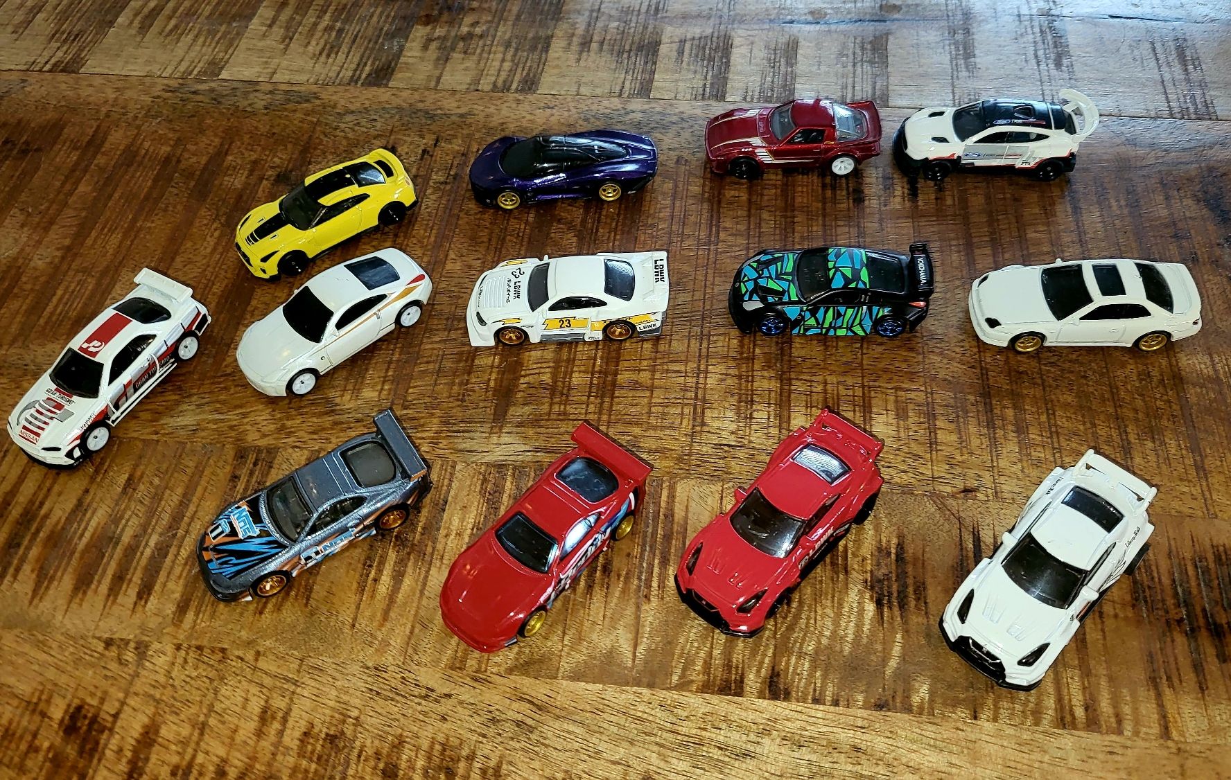 Hot Wheels Voitures modèles: Custom Hot Wheels mit Gummirädern Vitrinen Modelle – D'occasion à Jona par mjo_f5t2 5