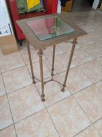 Table d'appoint en métal et verre bon état