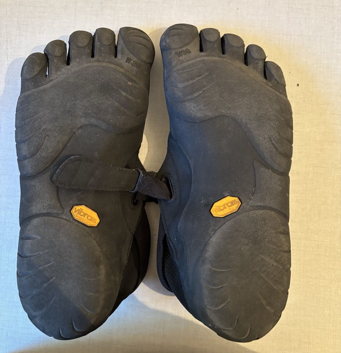 Vibram Chaussures femmes: Vibram Fivefingers – D'occasion à Binningen par Alpakat 1
