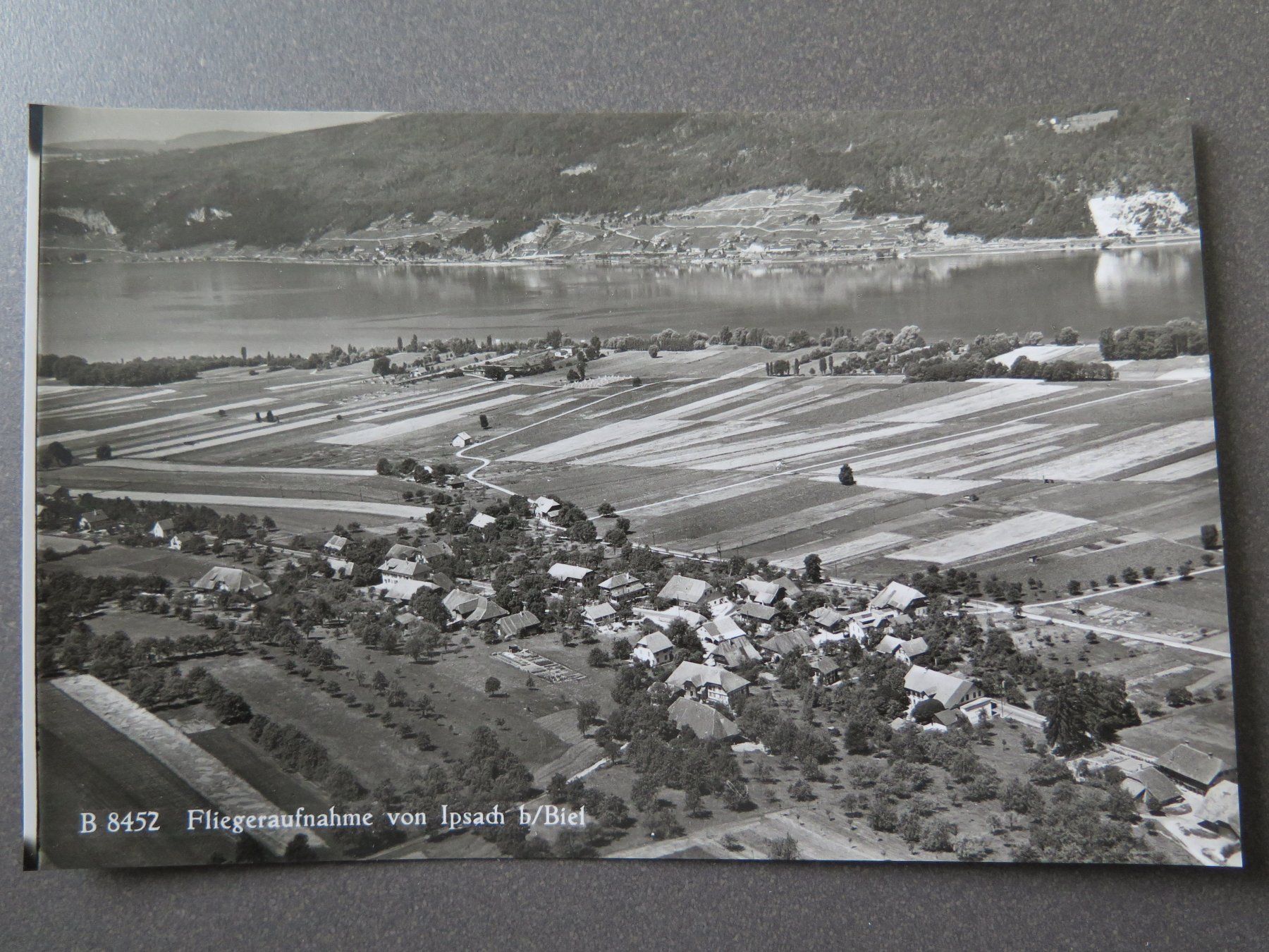 Cartoline postali: IPSACH B/BIEL - FLIEGERAUFNAHME – Usato da Wittenbach venduto da lipasal