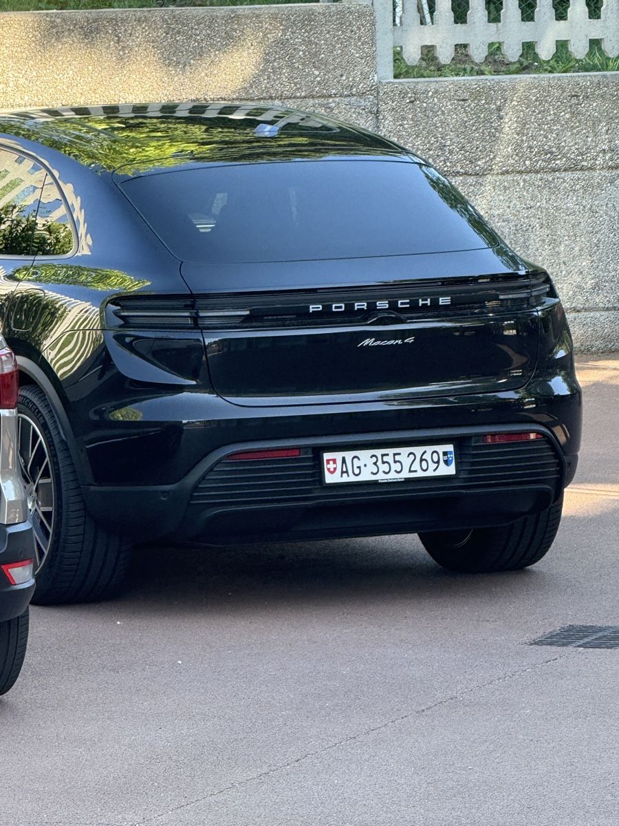 Porsche Automobili: Porsche Macan 4 – Usato da wettingen venduto da InveeBee 2