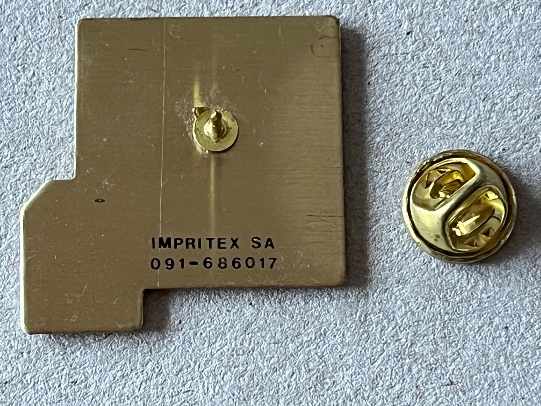 Plaketten & Abzeichen: 2 Zweifel Pins – Gebraucht aus Zürich von Gurkis 3