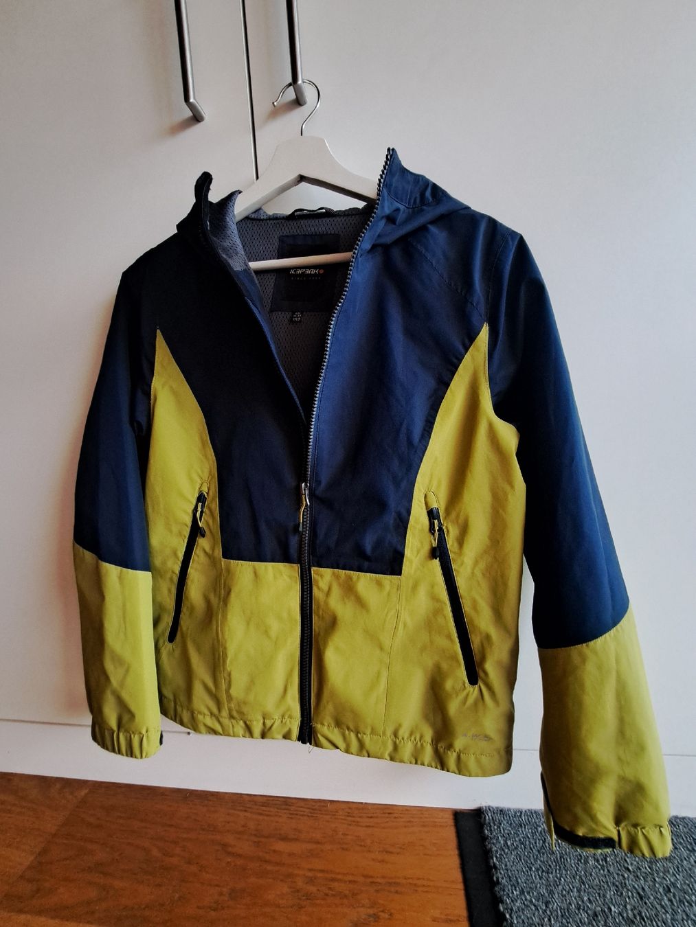 Icepeak Jacken & Mäntel: Regenjacke Icepeak Gr. 152 – Gebraucht aus Rickenbach LU von Ruwani