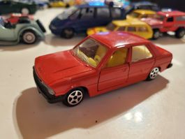 Peugeot 305  1:43 Norev sehr rar. Kunststoff