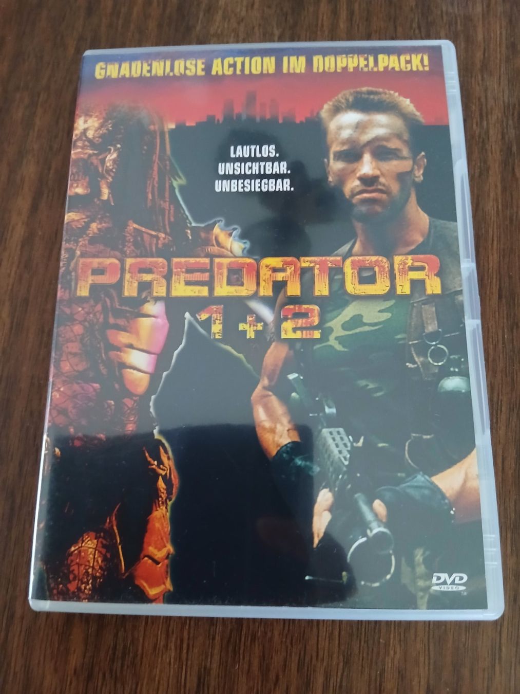 Tutti i DVDs: Action-DVDs: Predator 1 + 2 Doppelpack - Gnadennlose Action! – Nuovo (secondo la descrizione) da Pfungen venduto da evala50