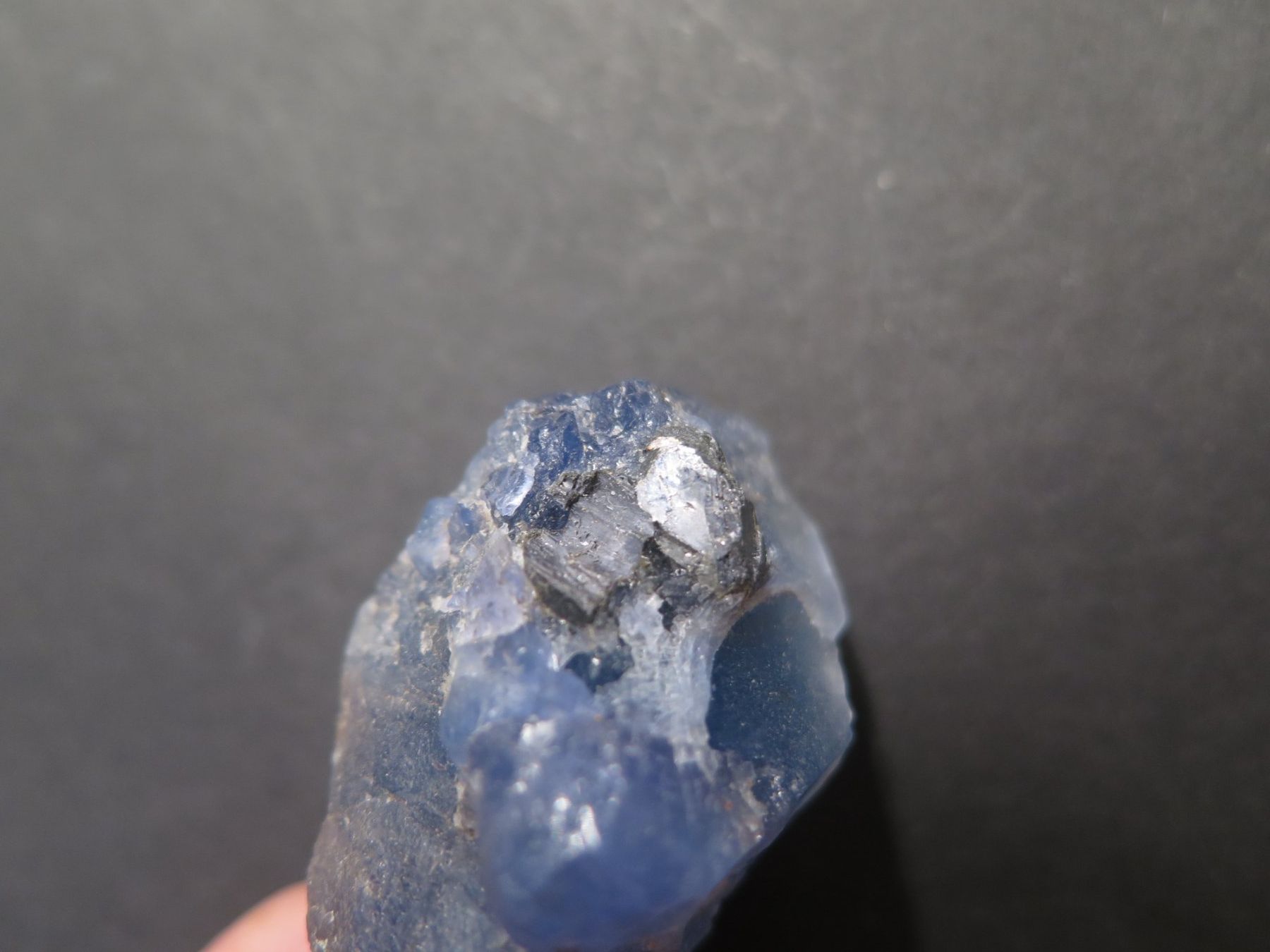 Mineralien & Heilsteine: Blauer Fluorit von Mexico – Gebraucht aus Schaffhausen von Yamakana51L8736OQ8 6