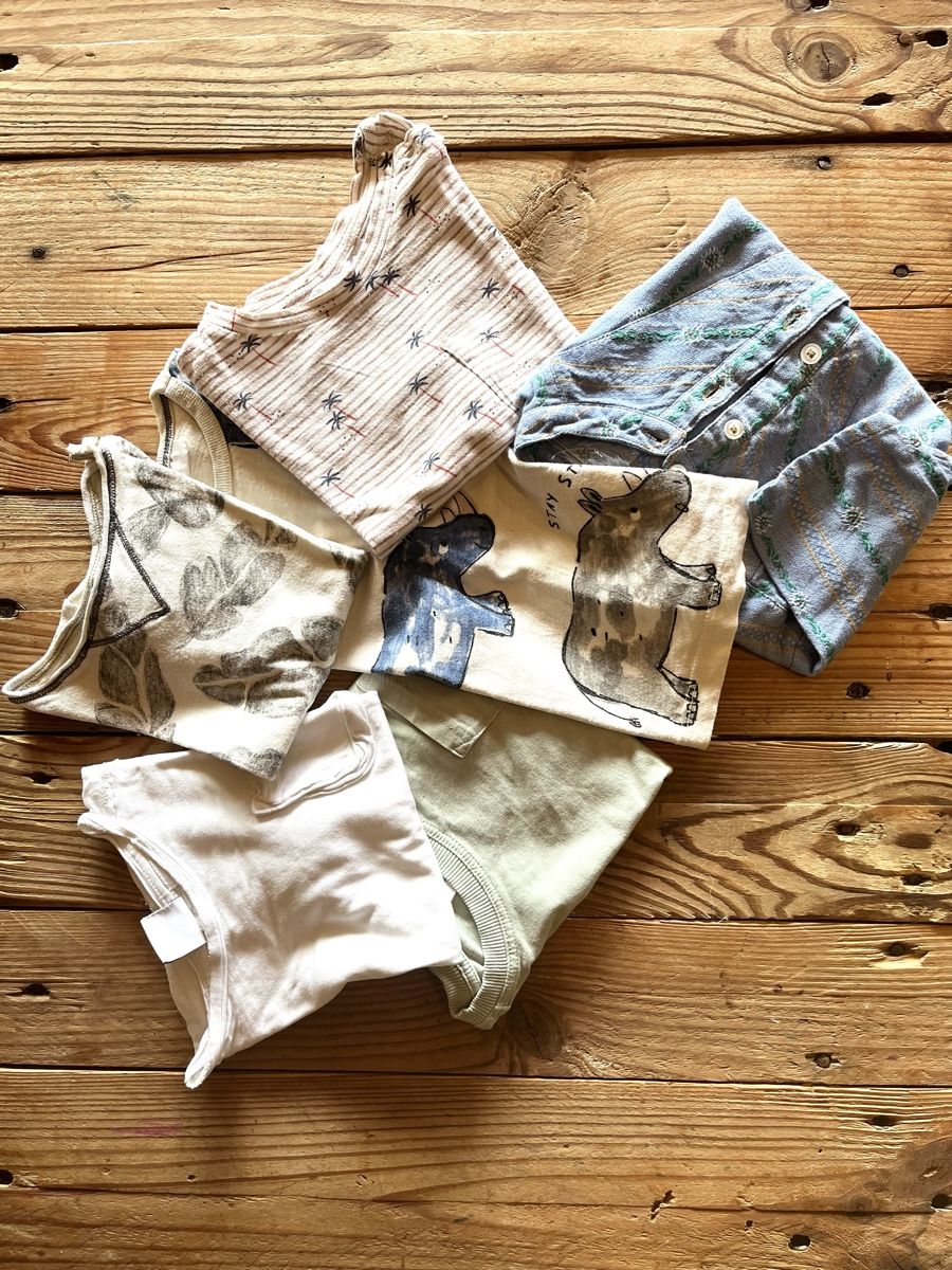 Zara Lotti & Set di vestiti: T-Shirts Grösse 80 – Usato da Nesslau venduto da -Unique-