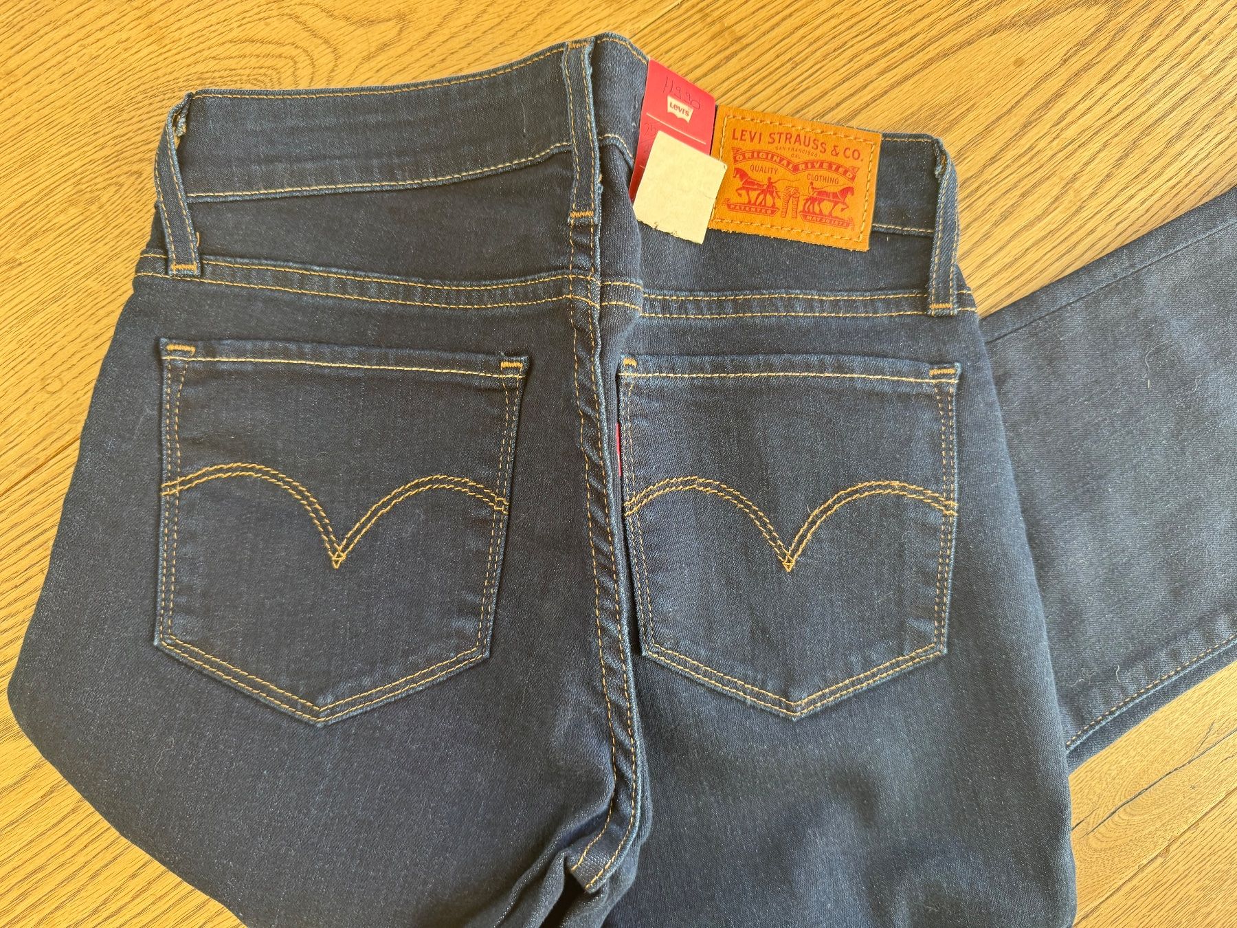 Jeans: Jeans, Levis //NEU// 25/32 – Usato da Stettfurt venduto da outlet72 3