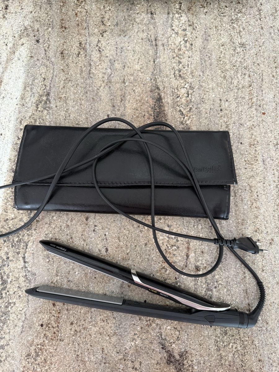 BaByliss Lockenstäbe & Haarglätter: Haare glatter Babyliss – Gebraucht aus Brüttisellen von Bluepurple1