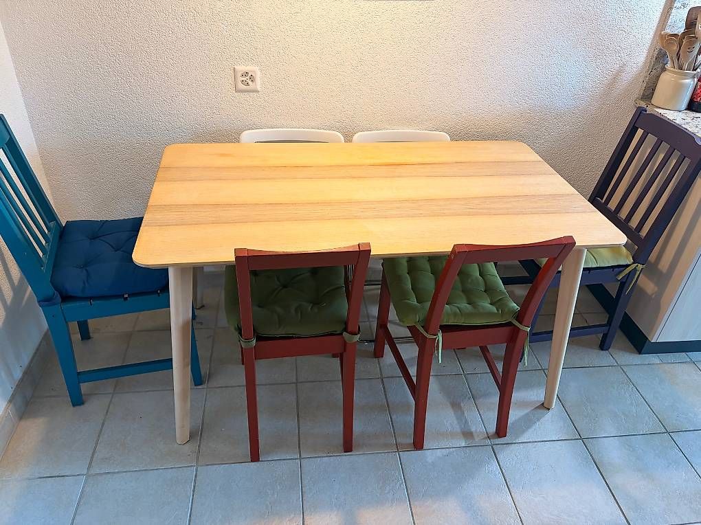 Tavoli: Table IKEA LISABO 140X78 cm + chaises – Usato da Fribourg venduto da Tbuchs