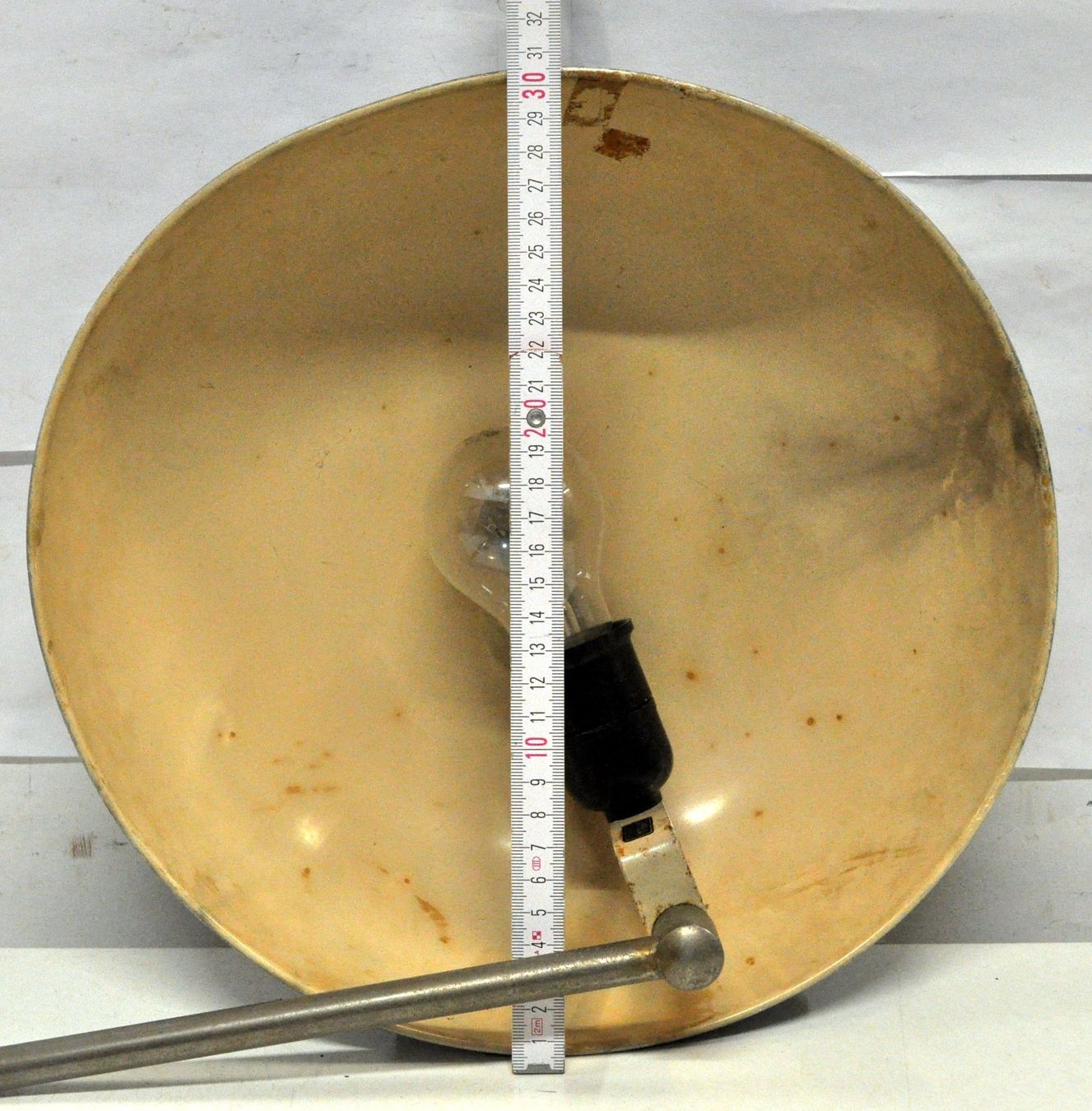 Amba Lampen: Ancienne lampe AMBA à restaurer – Gebraucht aus Neuchâtel von Neuchatel 3