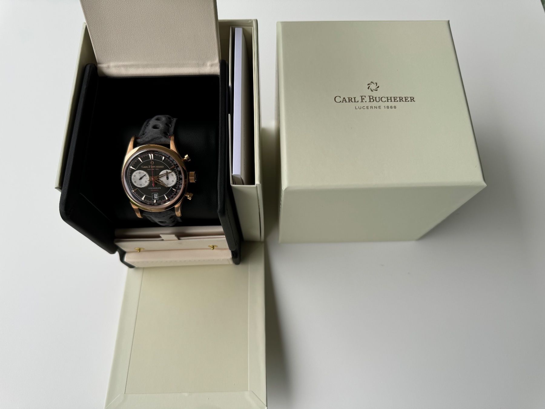 Bucherer Orologi: CARL F. BUCHERER Manero Flyback 43 mm Chronograf – Nuovo (secondo la descrizione) da Luzern venduto da Cabriolet 6