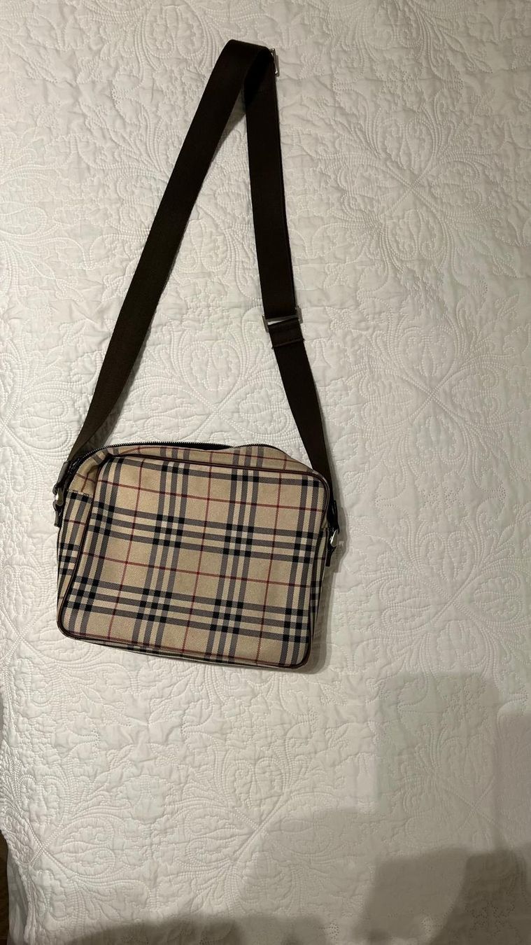 Burberry Taschen für Damen: Burberry Nova check Shoulder bag Canavas – Gebraucht aus Boswil von SchwabenThomas