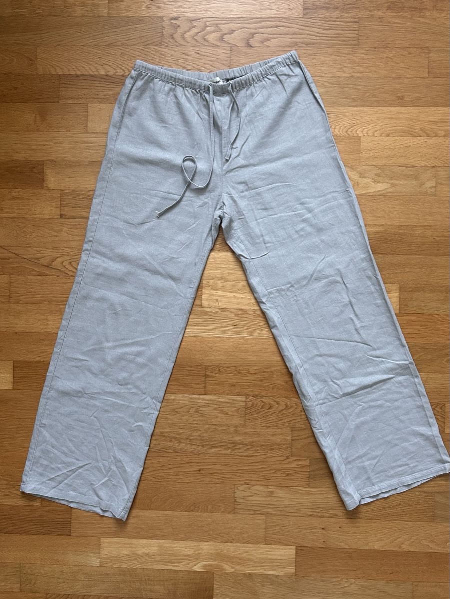 Pull&Bear Pantaloni: Hose Pull&Bear grau Leinenmischung Grösse L – Usato da Mels venduto da jas_7bjl