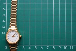 swiss made universit uhr