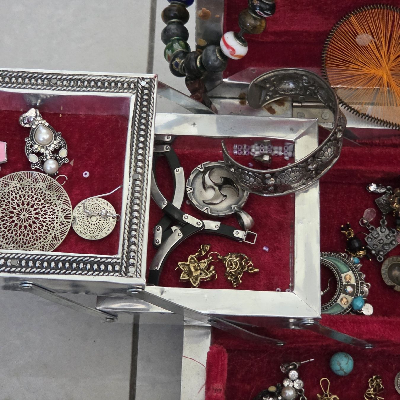 Altri gioielli: Schmuck Lot Schatztruhe Schrankfund.. – Usato da Stans venduto da Ducati16 5
