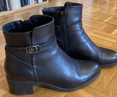Bottines en cuir noir Tamaris pointure 39