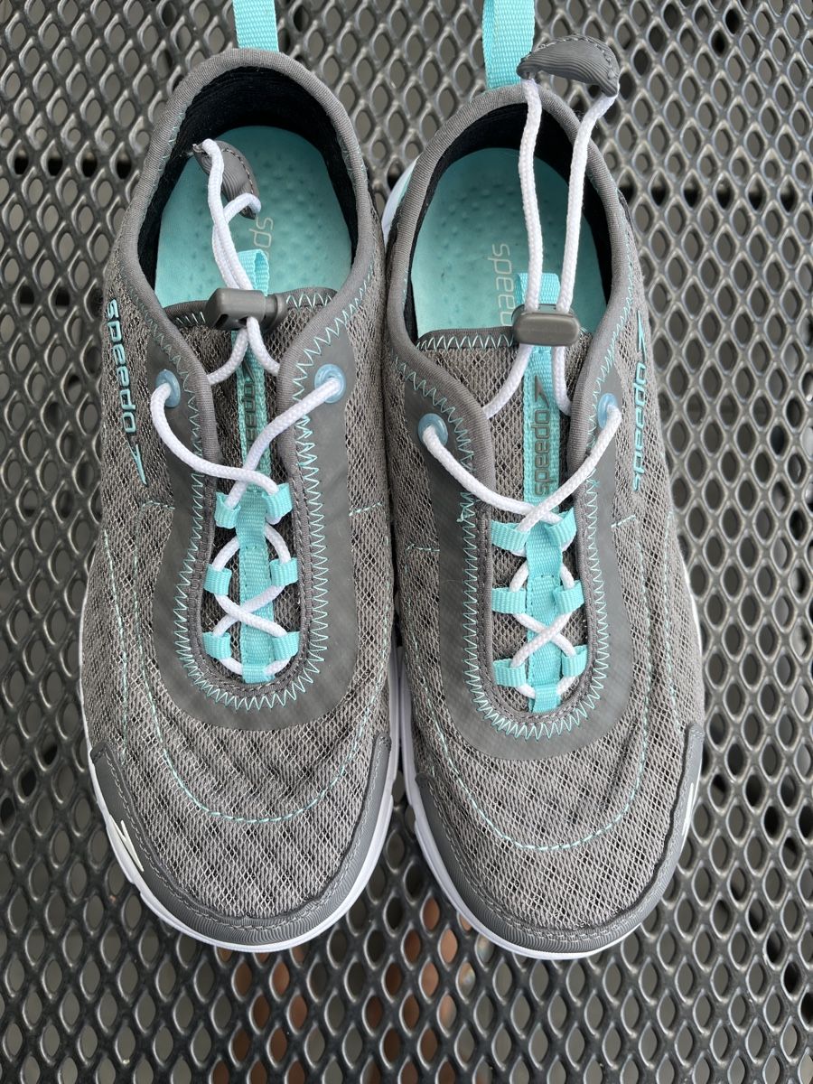Speedo Scarpe da donna: Badeschuhe Speedo, Grösse 37 – Usato da Niederhasli venduto da Suneblueme
