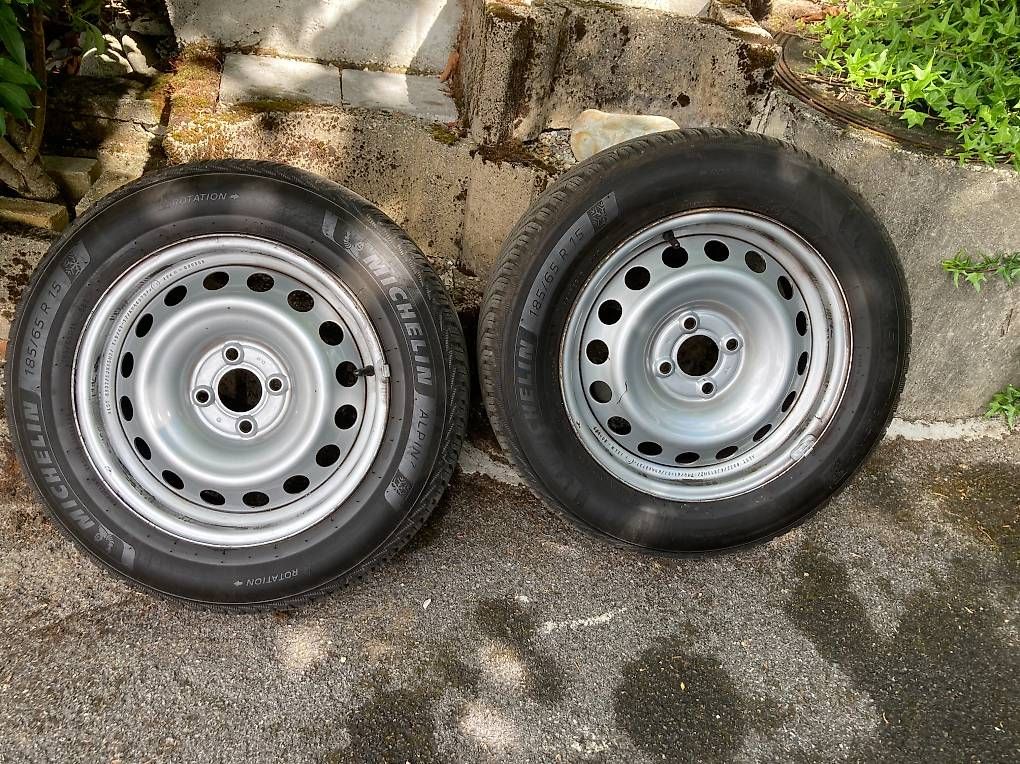 Pneus & Roues: 2 Roues hiver Michelin Alpin 195 65 R 15 - 7 mm super offre – D'occasion à Essertines-Yverdon par RNU11