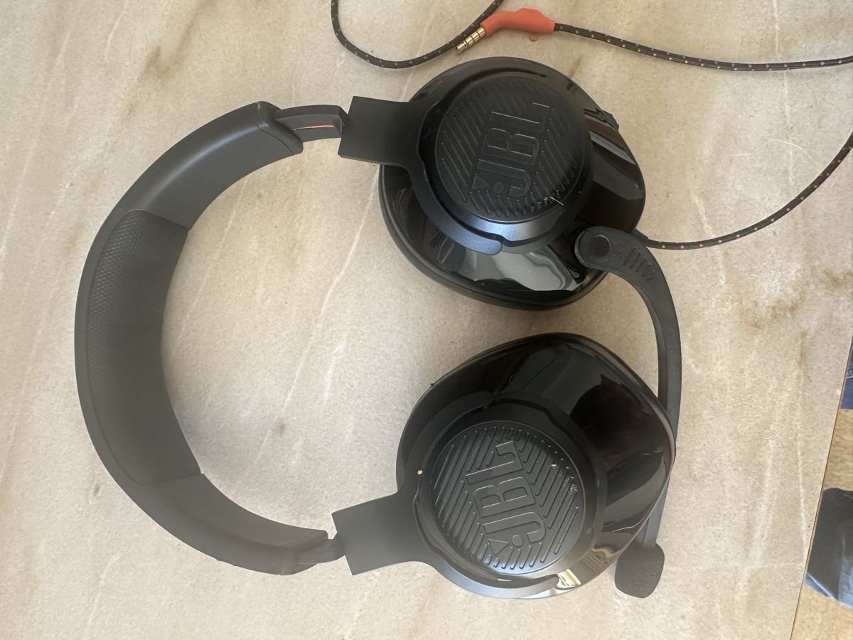 JBL Cuffie: JBL Quantum 100 Gaming Headset - Top Zustand! – Nuovo (secondo la descrizione) da Tschierv venduto da Screamingwolfguitars