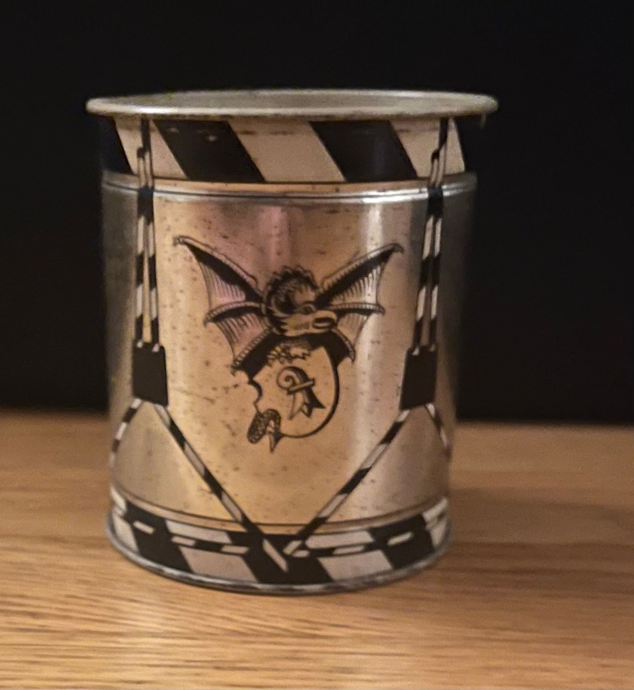 Tutte le decorazioni: Alte Basler Trommeldose mit Basilisk – Usato da Emmenbrücke venduto da Herzog07 3