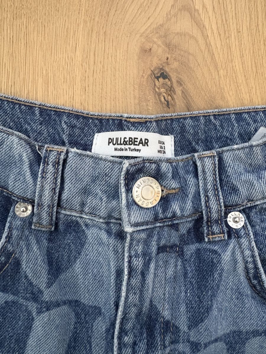 Pull&Bear Pantaloni: Pull&Bear Jeans mit Herzmuster blau Grösse 34 – Usato da Läufelfingen venduto da v.sutter 3