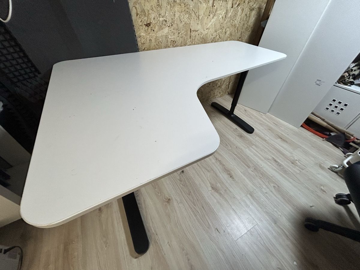 Ikea Scrivanie: Schreibtisch – Usato da Wetzikon ZH venduto da zehnderr01 1