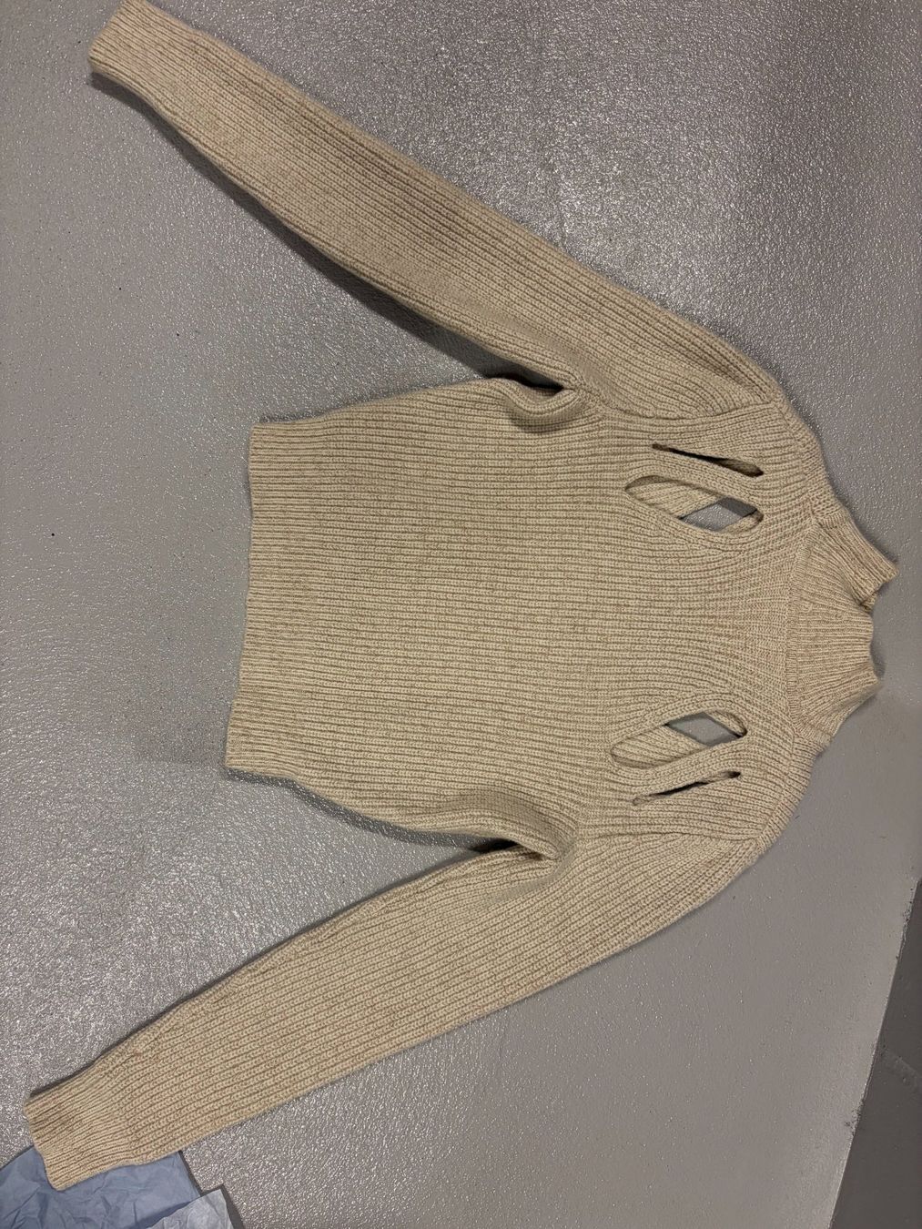 Fendi Pullover & Sweatshirts: Fendi Rippstrick Pullover Creme mit Cut-Outs – Gebraucht aus Kreuzlingen von Jea_luxe