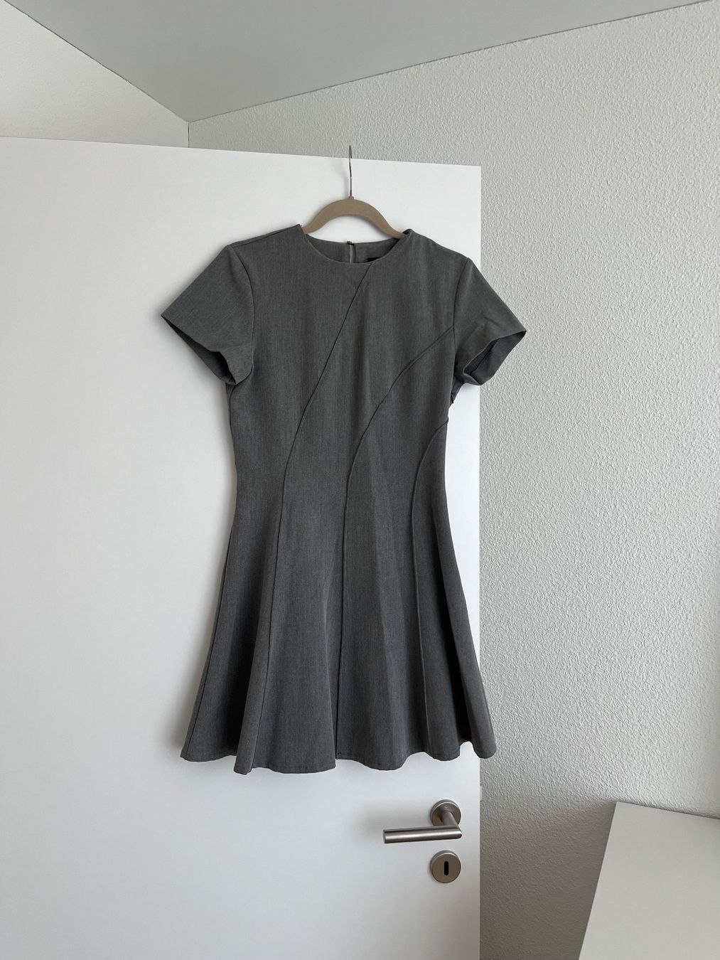 Zara Robes: Kleid Zara – Neuf (Voir description) à Galgenen par eka_v87z