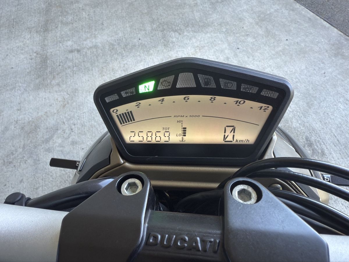Ducati Strada: Ducati Streetfighter 1098S – Usato da Zürich venduto da benoitZH 7