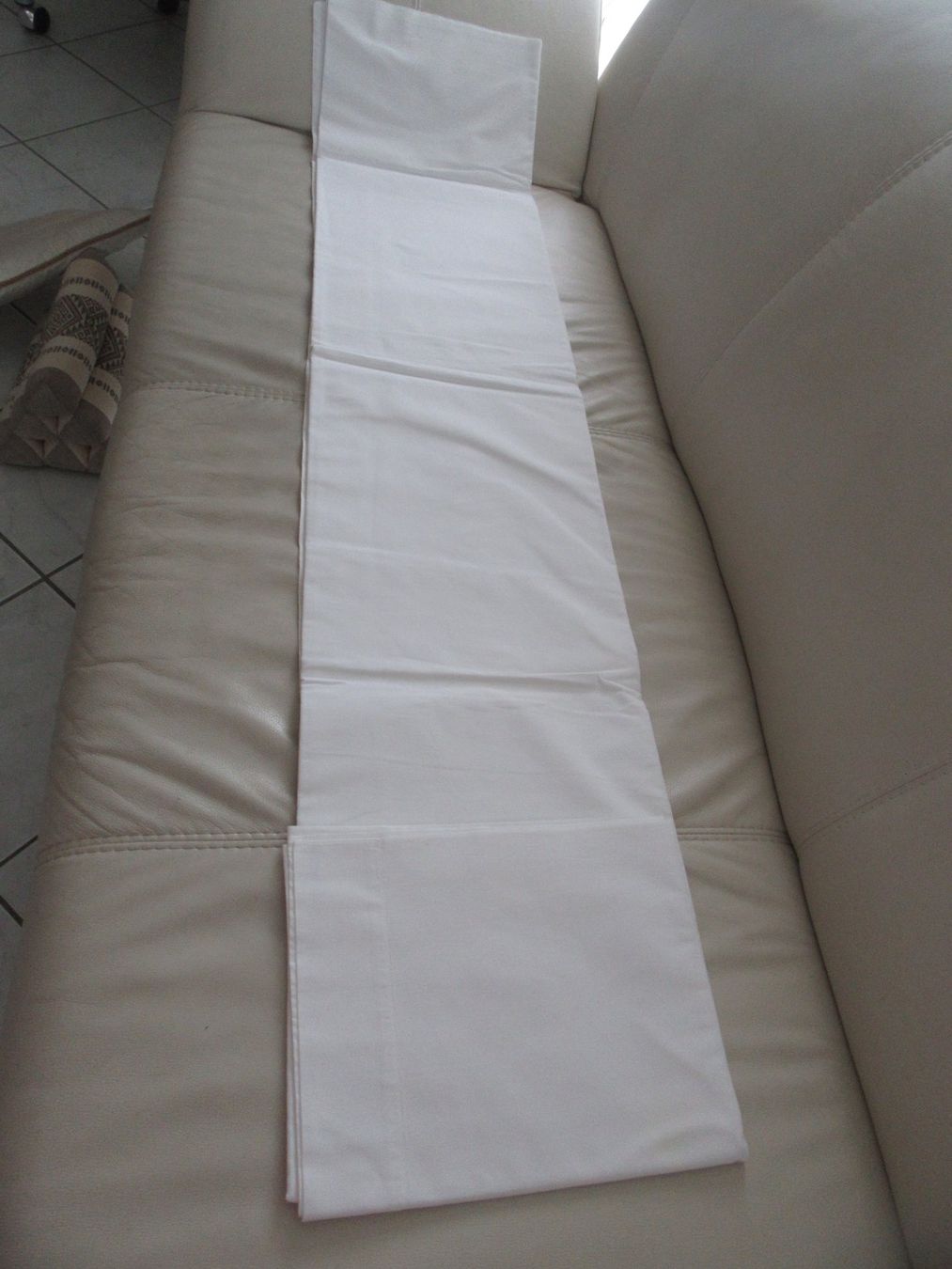 Biancheria da letto: Leintuch mit Stickerei u. Monogramm HB – Nuovo (secondo la descrizione) da Mels venduto da Sandylein 3