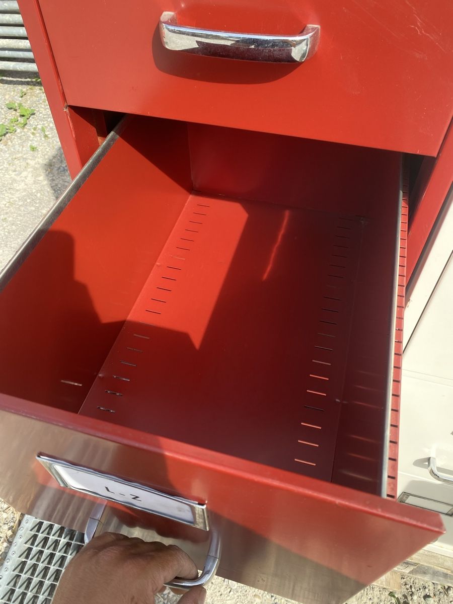 Armadi: Lista Schrank Metall  – Usato da Effretikon venduto da Metiiiii 3
