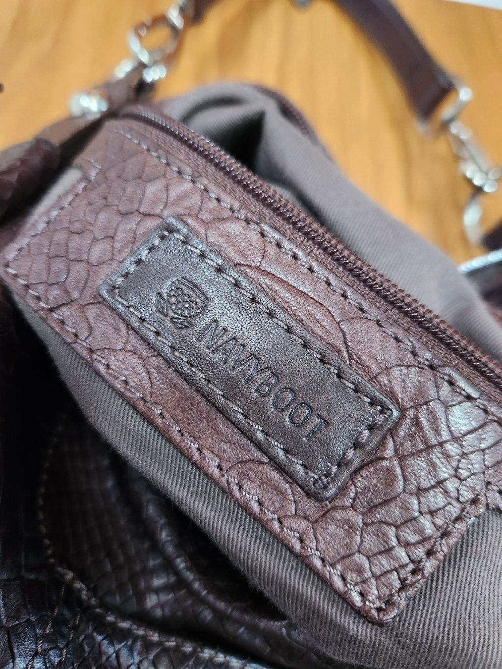 Navyboot Borse da donna: Sac à main Navyboot cuir marron aspect serpent  – Usato da Niedergösgen venduto da Eva2410 8