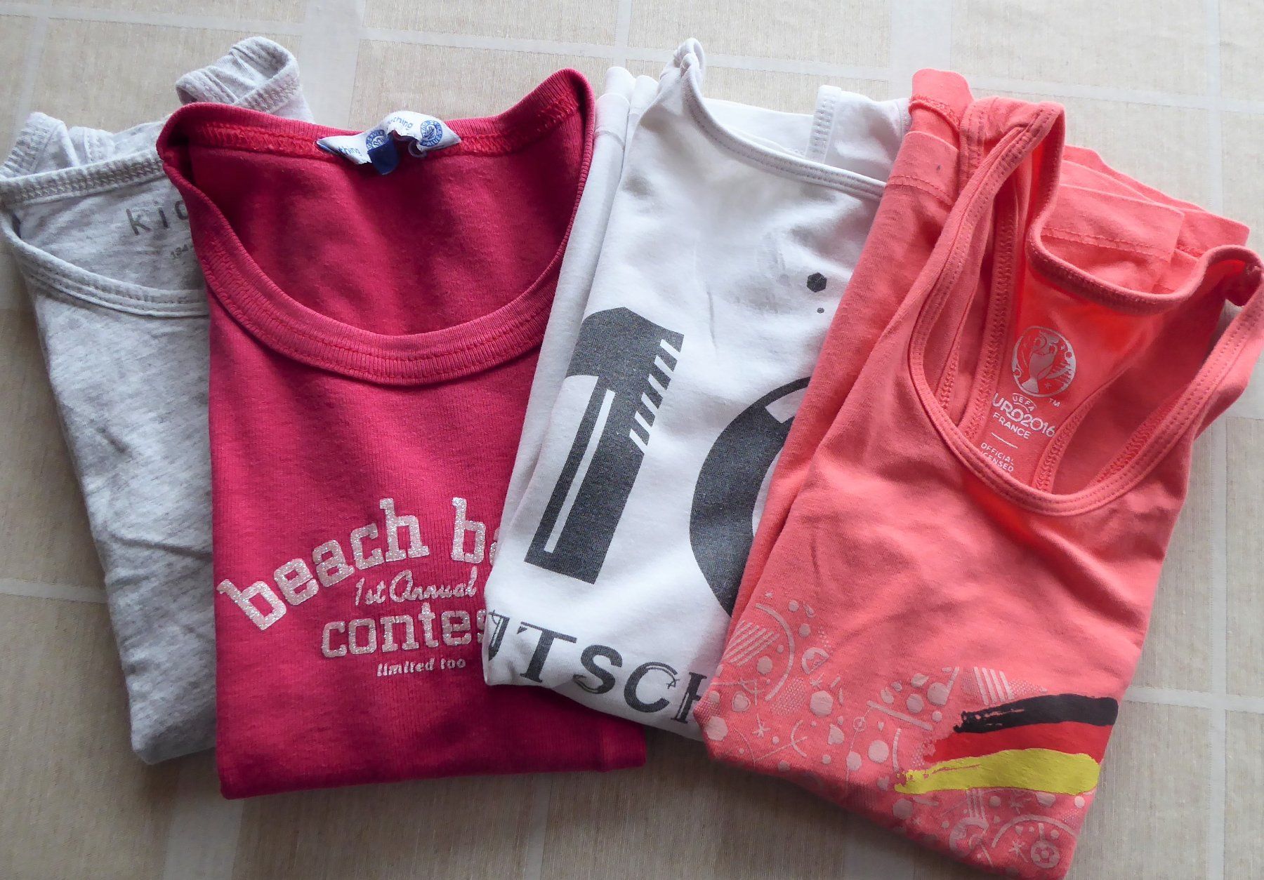 Lotti & Set di vestiti: 4 Shirts  Grösse  134/140 – Usato da Wettingen venduto da tonia3